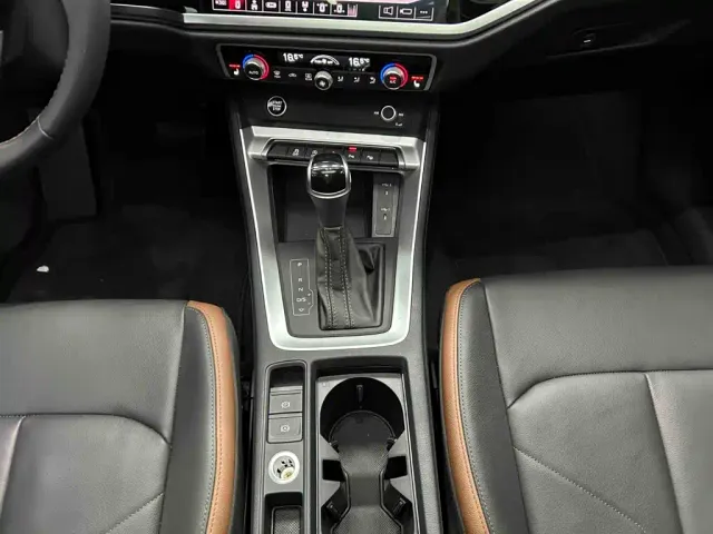 Audi Q3 — Фото автомобиля 10