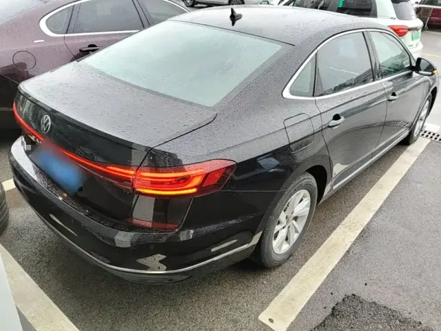 Volkswagen Passat 2025 Outstanding 280TSI Business Edition — Фото автомобиля 6