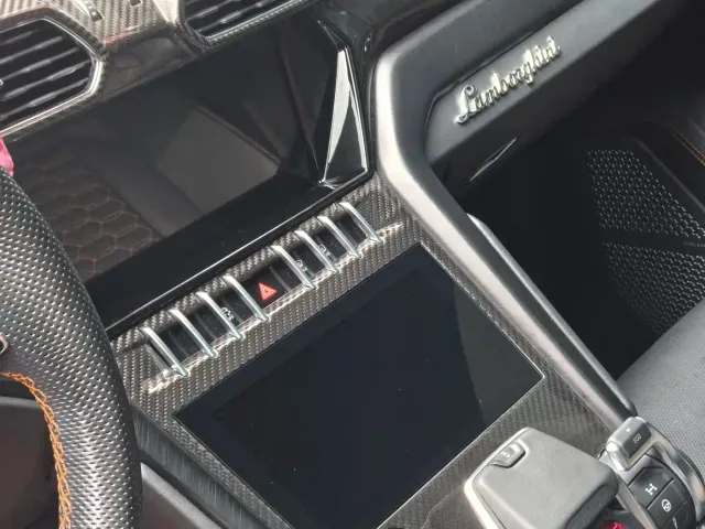 Lamborghini Urus — Фото автомобиля 6