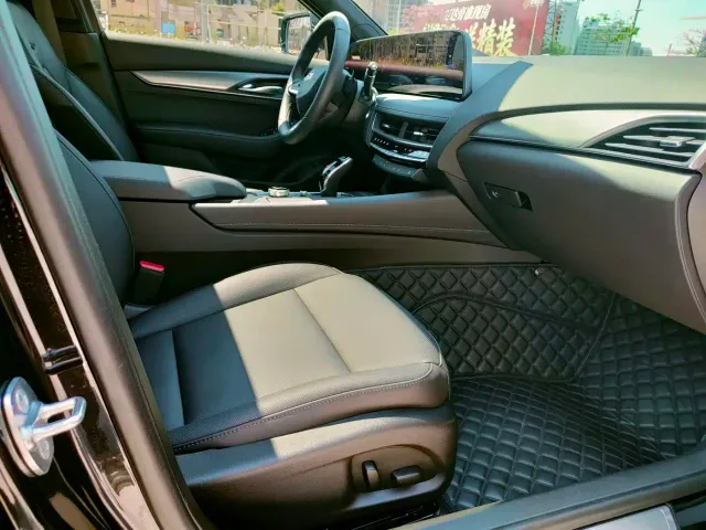 Cadillac CT5 — Фото автомобиля 30