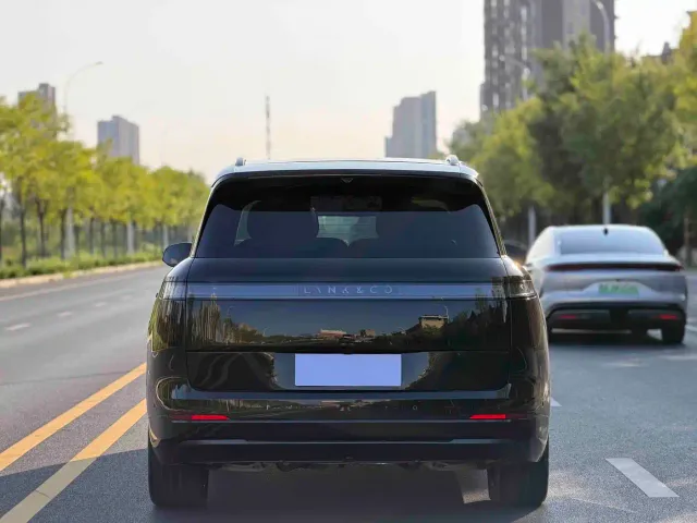 Lynk & Co 900 — Фото автомобиля 8