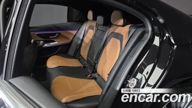 Mercedes-Benz E-Class — Фото автомобиля 7
