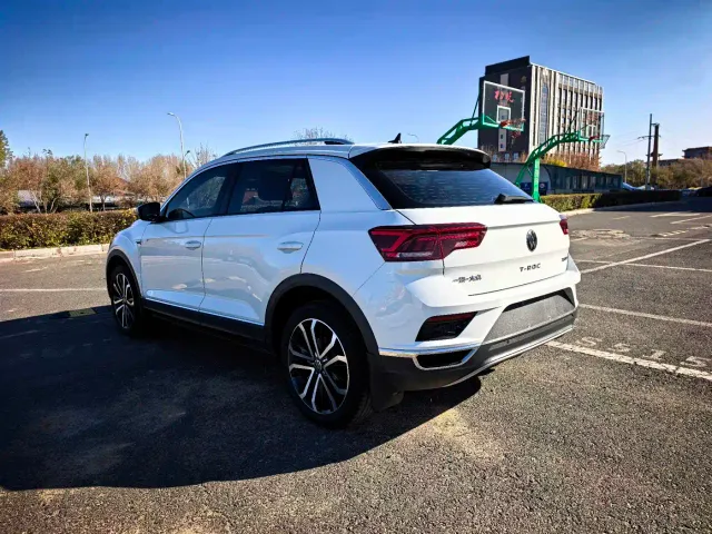 Volkswagen T-Roc — Фото автомобиля 4