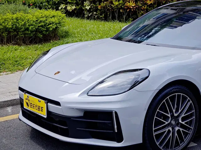 Porsche Panamera — Фото автомобиля 2