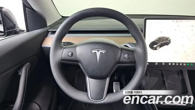 Tesla Model Y — Фото автомобиля 13