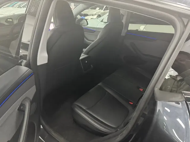 Tesla Model Y — Фото автомобиля 7