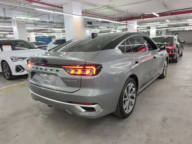 Ford Mondeo — Фото автомобиля 6