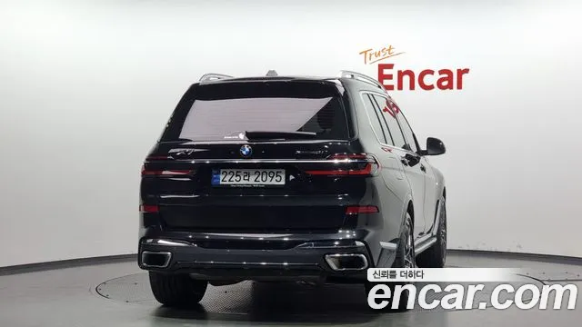 BMW X7 — Фото автомобиля 4
