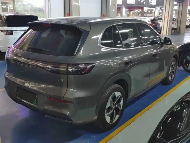 Geely Galaxy E5 — Фото автомобиля 6