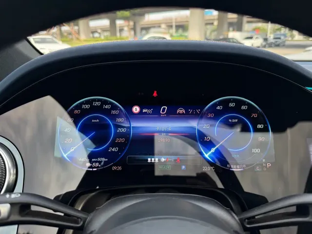 Mercedes-Benz EQS SUV — Фото автомобиля 5