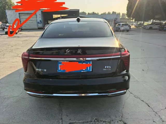 Hongqi H5 — Фото автомобиля 8