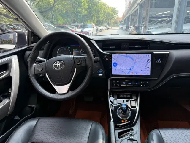 Toyota Corolla Twin Engine E+ — Фото автомобиля 9