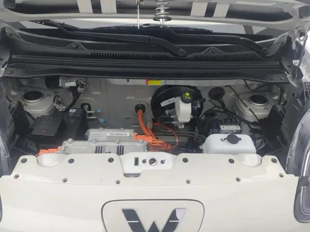 Wuling Hongguang Mini EV — Фото автомобиля 10