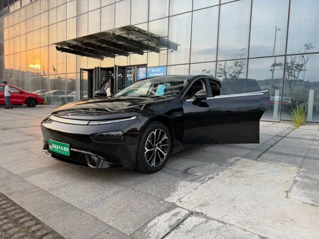 Xpeng P7 — Фото автомобиля 15