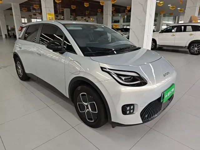 GAC Aion UT — Фото автомобиля 3
