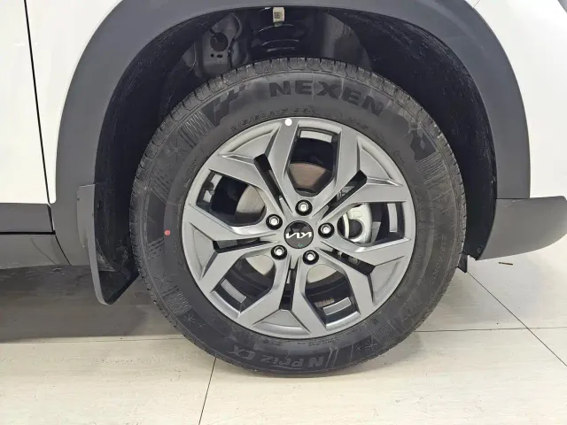 Kia Seltos 2023 1.5L CVT Luxury Edition — Фото автомобиля 11