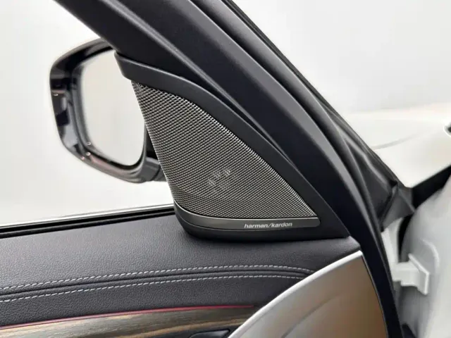 BMW 5 Series — Фото автомобиля 15