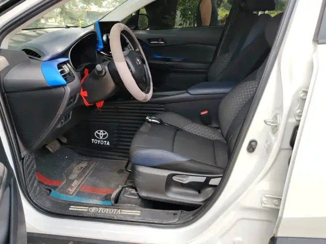Toyota C-HR — Фото автомобиля 9