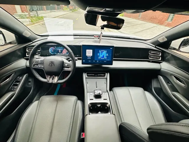 BYD Qin L — Фото автомобиля 14