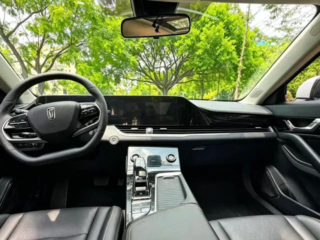 Bestune B70 — Фото автомобиля 10