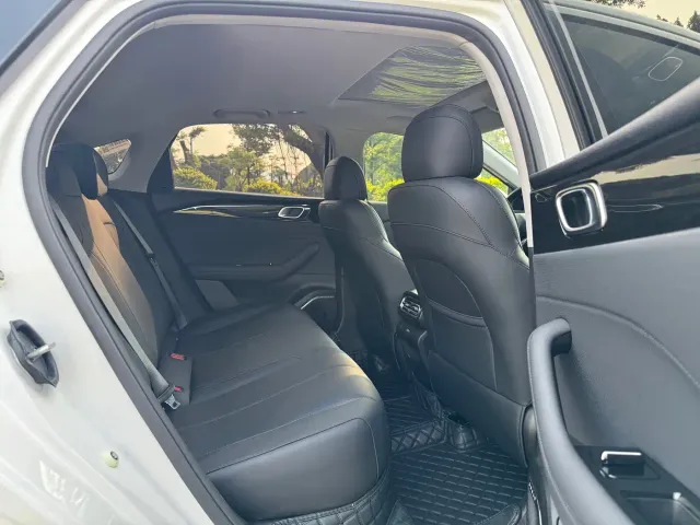 Geely Emgrand — Фото автомобиля 12