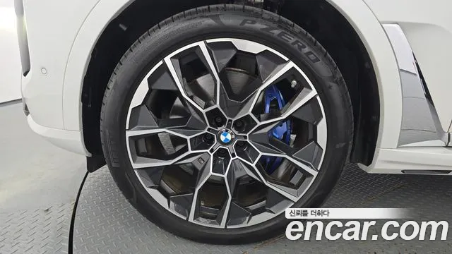 BMW X7 — Фото автомобиля 2