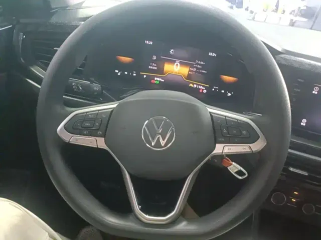 Volkswagen Lavida — Фото автомобиля 10
