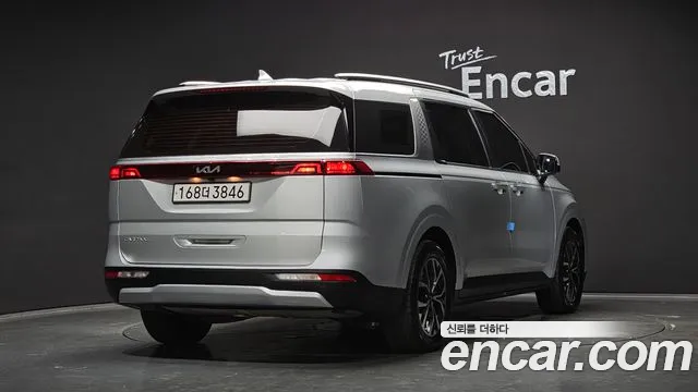 Kia Carnival Generation 4 — Фото автомобиля 2