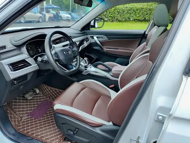 Geely Boyue — Фото автомобиля 7