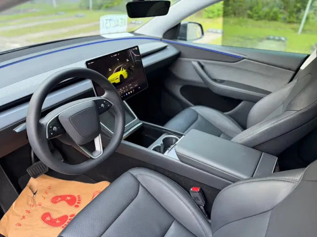 Tesla Model Y 2025 Rear-Wheel Drive — Фото автомобиля 5