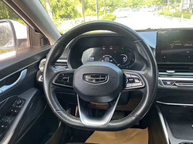 Geely Emgrand — Фото автомобиля 4