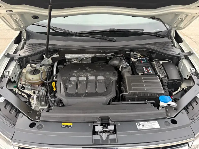 Volkswagen Tiguan L 2022 330TSI Auto 2WD R-Line Premium Edition — Фото автомобиля 16