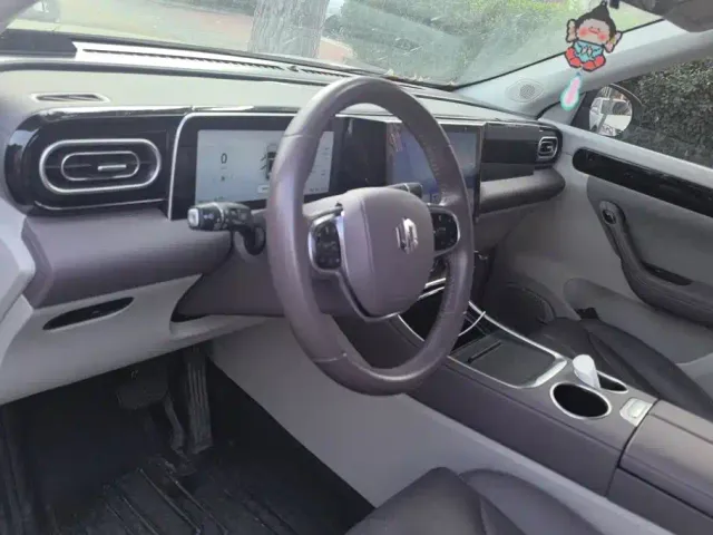 Leapmotor C11 — Фото автомобиля 12