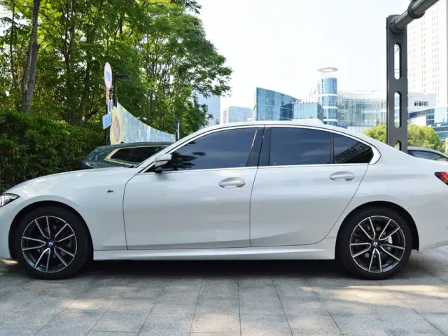 BMW 3 Series — Фото автомобиля 4