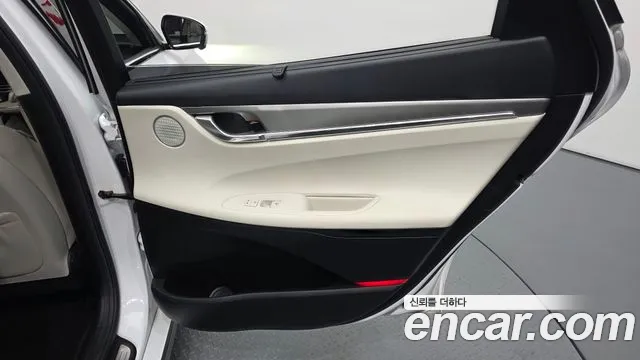 Hyundai Grandeur (New) Hybrid — Фото автомобиля 14