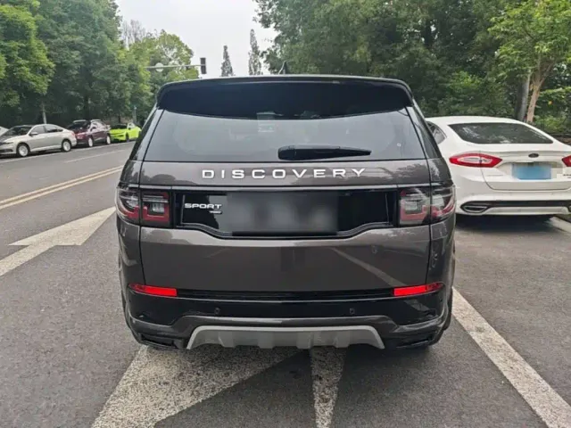 Land Rover Discovery Sport — Фото автомобиля 5