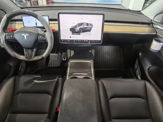 Tesla Model Y — Фото автомобиля 5