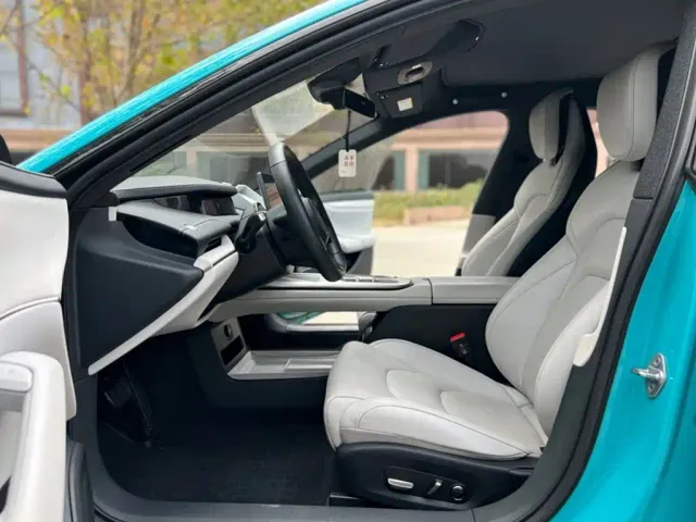 Xiaomi SU7 — Фото автомобиля 15