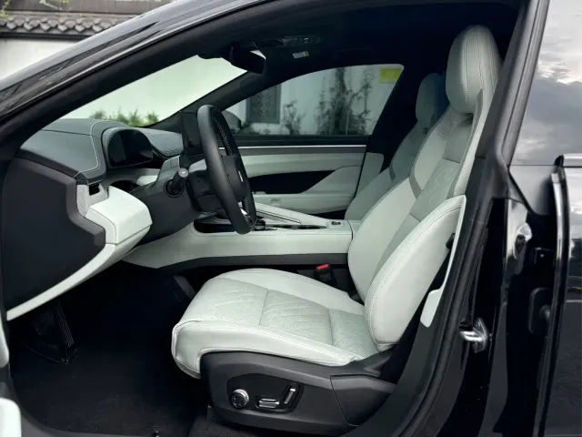 ZEEKR Zeekr 001 2024 YOU Edition 100kWh AWD — Фото автомобиля 11