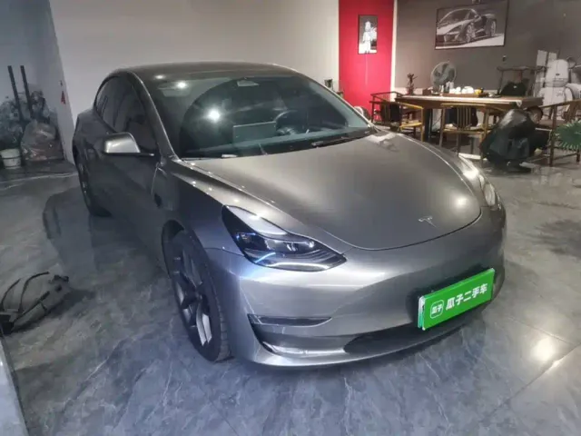 Tesla Model 3 — Фото автомобиля 3