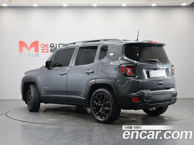 Jeep Renegade — Фото автомобиля 3