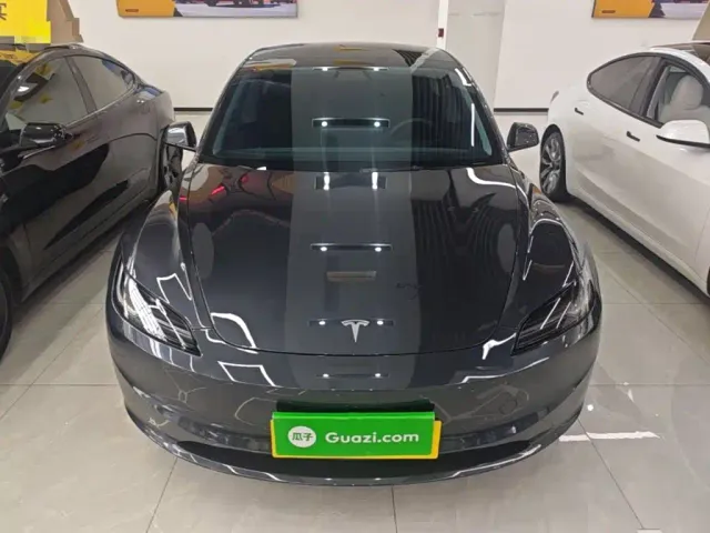Tesla Model 3 — Фото автомобиля 2