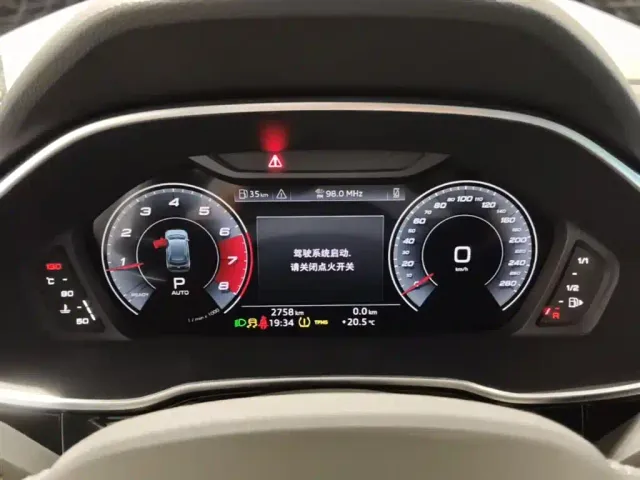 Audi Q3 — Фото автомобиля 11