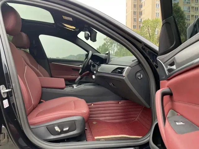 BMW 5 Series — Фото автомобиля 5