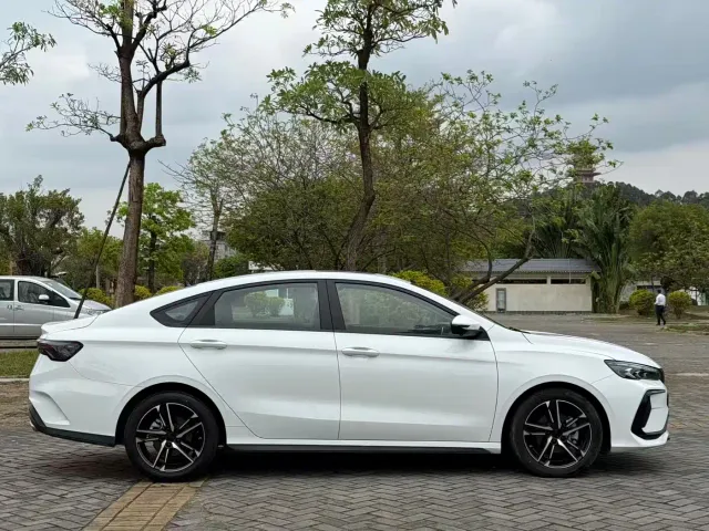 Geely Binrui — Фото автомобиля 7