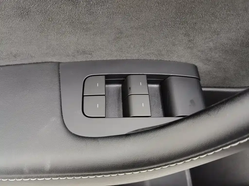 Tesla Model 3 2022 Model Rear-Wheel Drive Version — Фото автомобиля 9