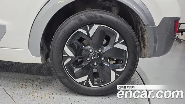 Kia Niro — Фото автомобиля 6