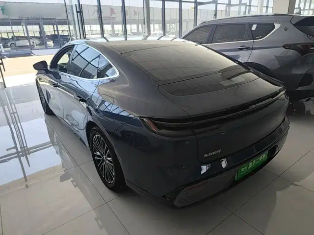 Geely Galaxy Xingyao 8 — Фото автомобиля 4
