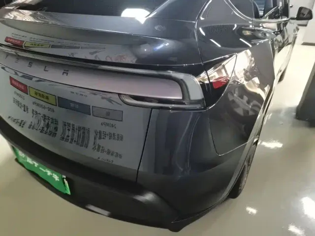 Tesla Model Y — Фото автомобиля 7