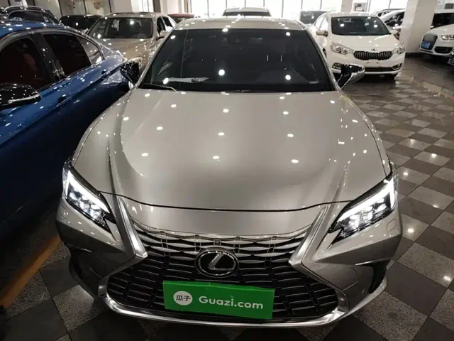 Lexus ES — Фото автомобиля 2